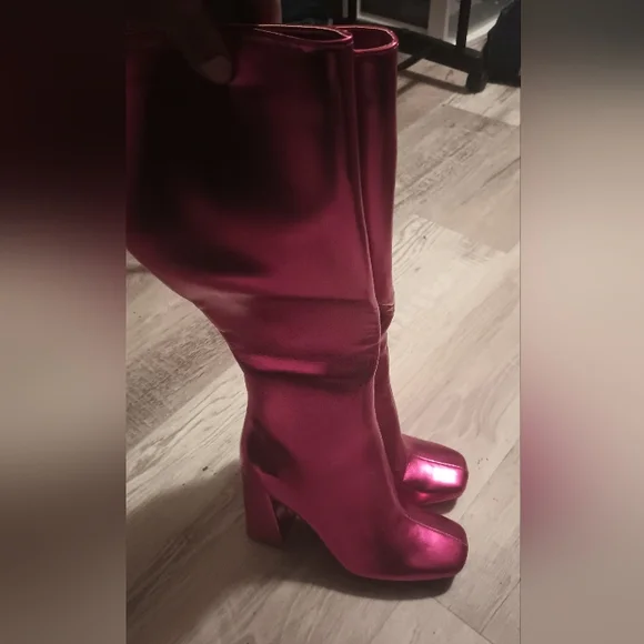 NWT Shein Metallic Pink Size 9 - Picture 3 of 7
